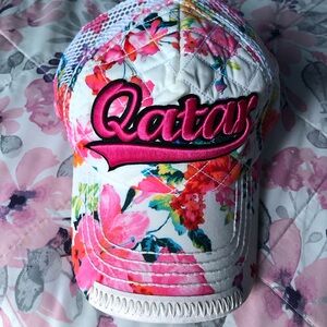 NWOT Robin Ruth Qatar Hat